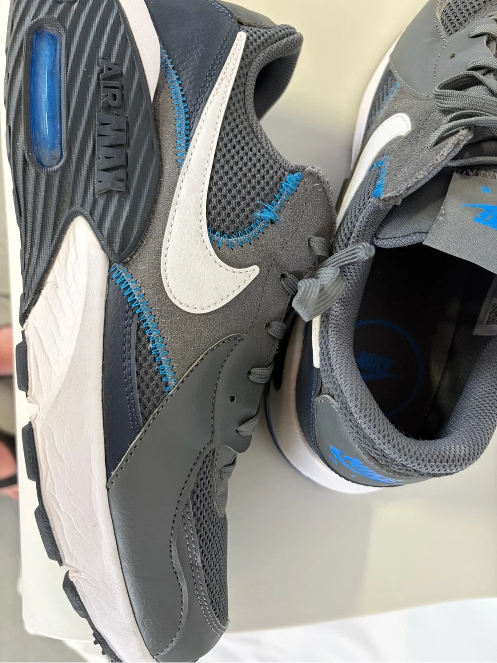 Nike Air Max Excee size 11 like new